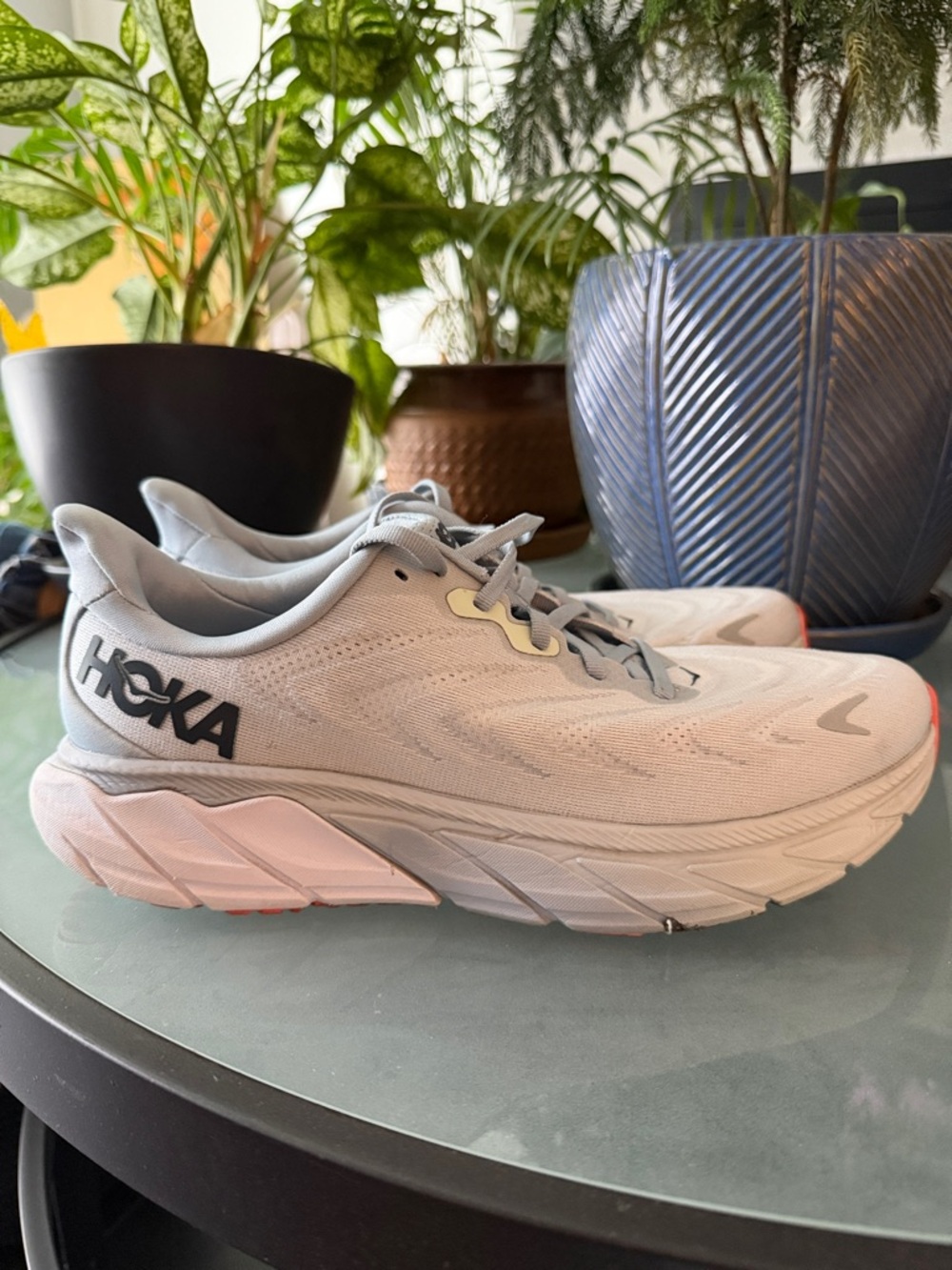 Hoka Arahi 6 Women's Light Blue and White Running Shoes